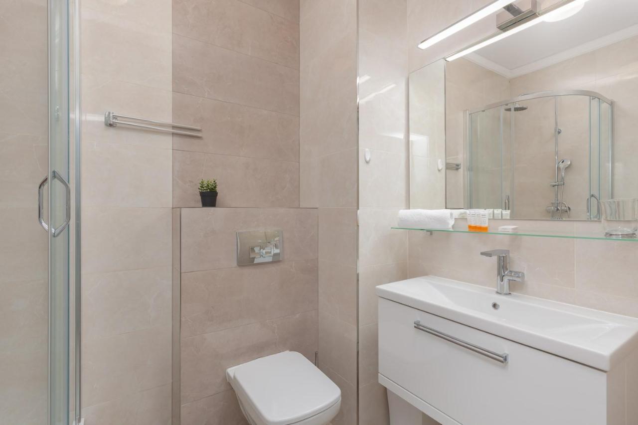 Dzielna Apartment Warsaw Wola By Noclegi Renters Exterior foto